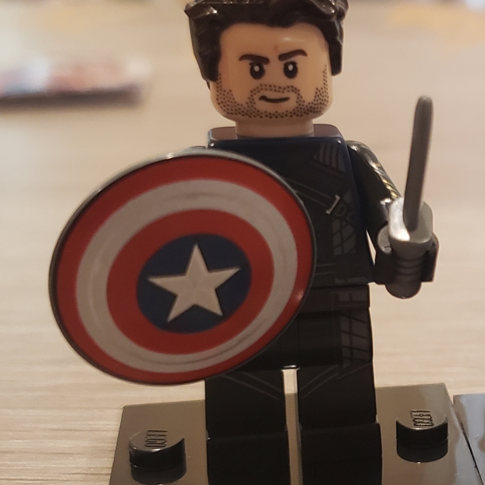 3 Lego Minifigures